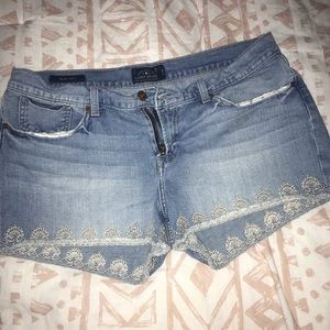 COPY - Lucky Brand jean shorts with patterned bottoms. Soft feel denim.